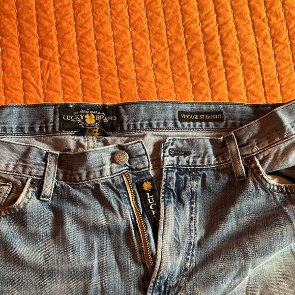 Lucky Brand Vintage men’s Straight  36x32  zippered fly  distressed - Picture 4 of 5